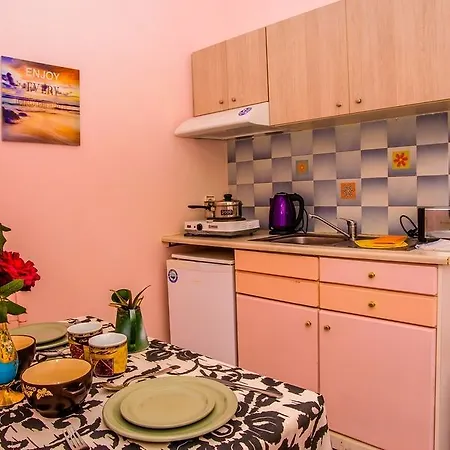 Hotel Aloni & 2*